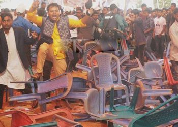 আওয়ামী সন্ত্রাসীরা দেশটাকে লুটে চলেছে প্রতিনিয়ত